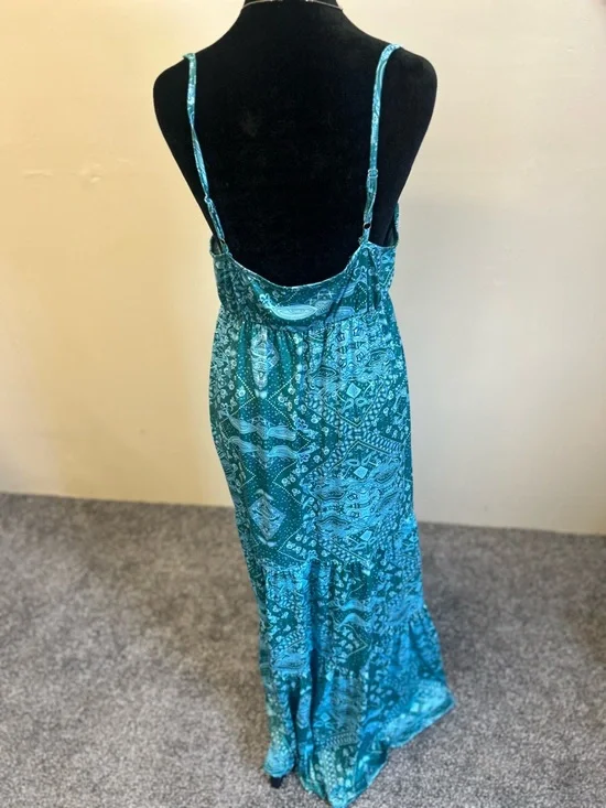 Teal Paisley Maxi Dress with V-Neck - Picture 5 of 6